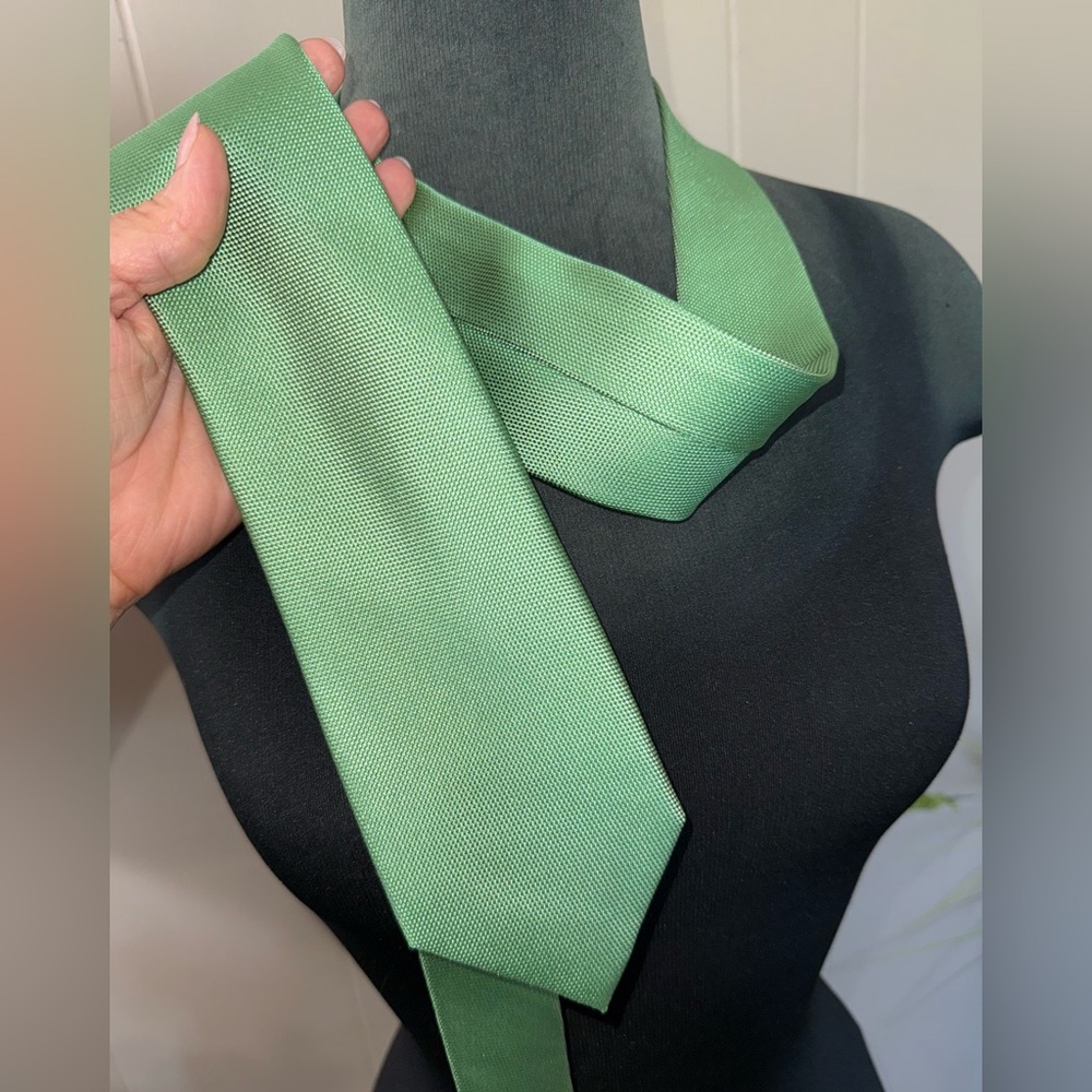 Tommy Hilfiger • Green Silk Tie